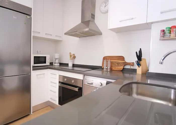 Hogar Moderno Cerca De Casco Antiguo De *