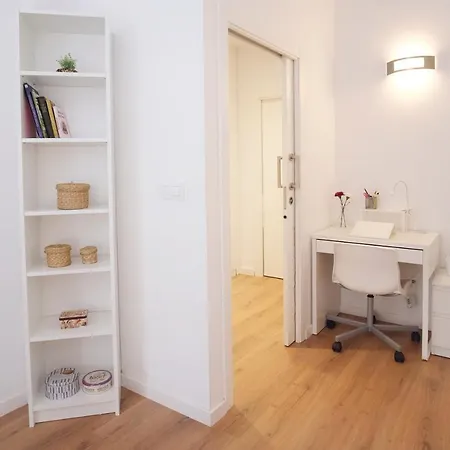 Hogar Moderno Cerca De Casco Antiguo De Appartamento